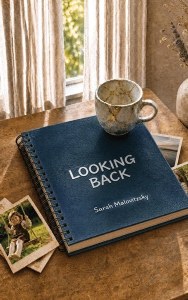 Picture of Looking Back [Hardcover]
